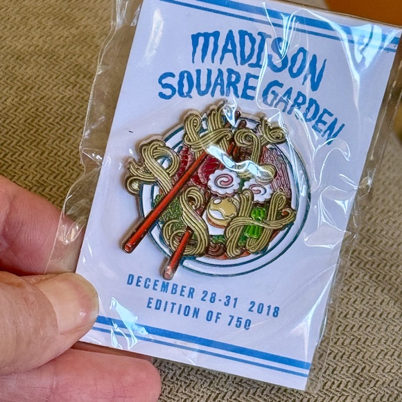 Phish New Years Eve Concert Madison Square Garden Ramen Pin - Picture 4 of 4